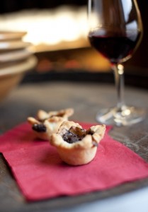 Wine & Food pairing Niagara Photo Credit: Wineries of Niagara-on-the-Lake Wine & Food pairing, red wine and dessert tart